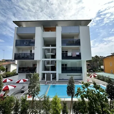 With Terrace And Pool Apartment *