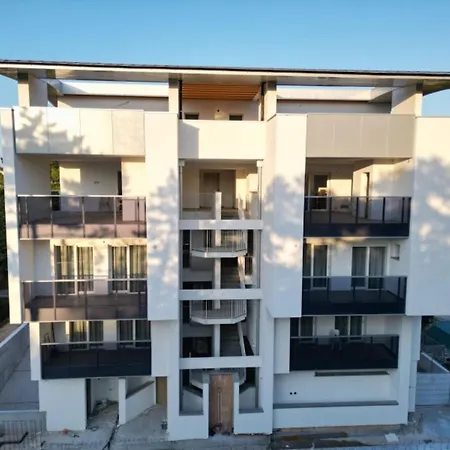 Apartment With Terrace And Pool Bibione