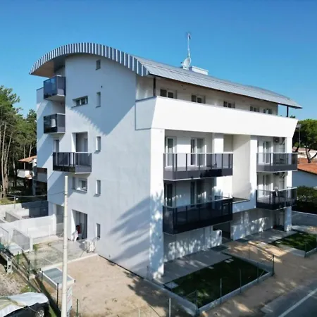 With Terrace And Pool Apartment *